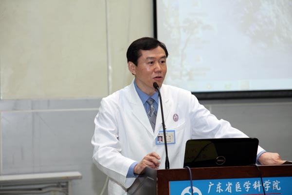 史伟主任在介绍肾脏病日的意义